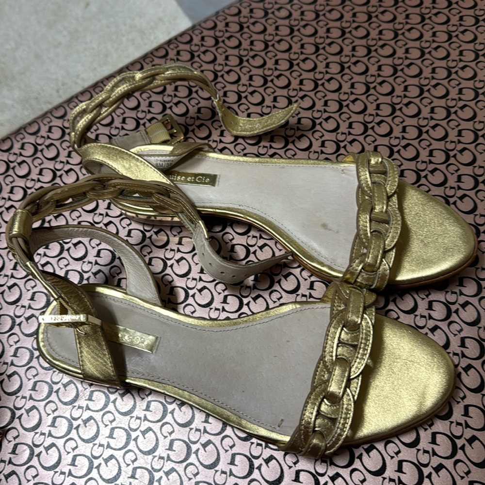 Gorgeous sandals for sale in good condition